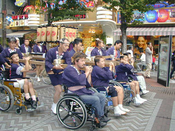 車いす神輿の様子